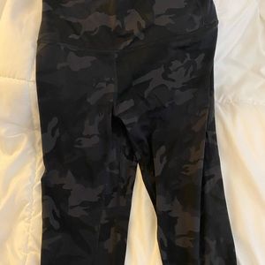 Size 6 lululemon camo leggings